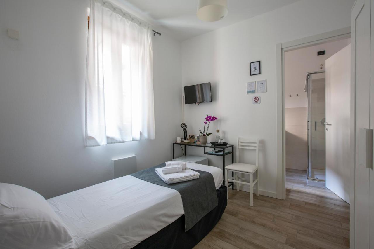 La Casa Del Sarto - Rooms And Apartments Lecco Buitenkant foto