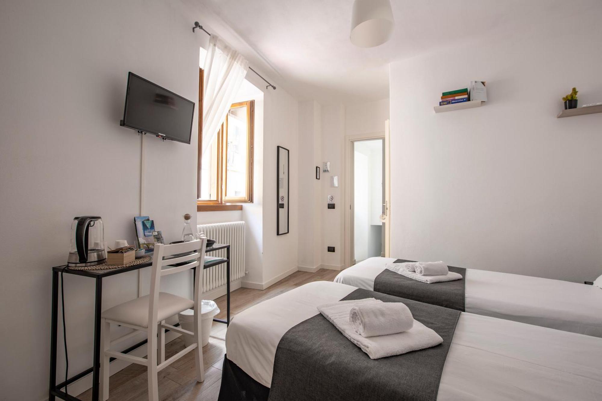 La Casa Del Sarto - Rooms And Apartments Lecco Buitenkant foto