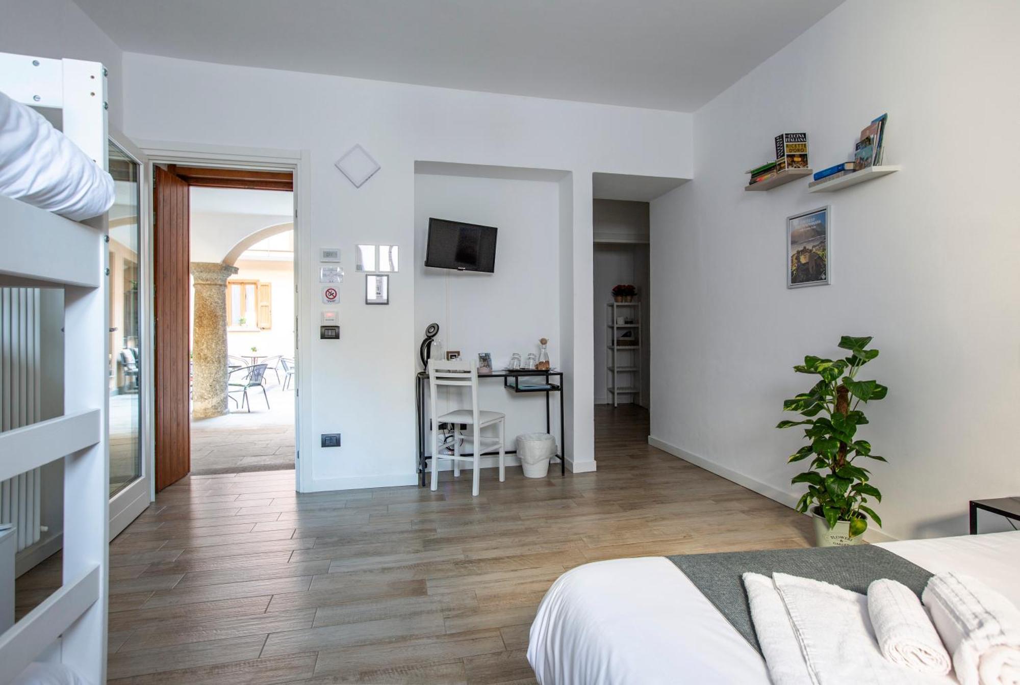 La Casa Del Sarto - Rooms And Apartments Lecco Buitenkant foto