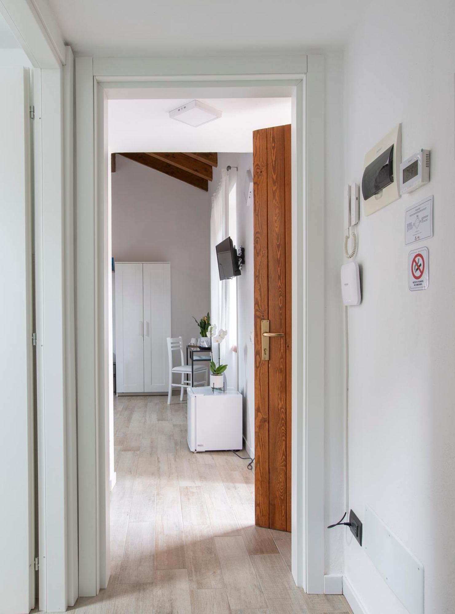 La Casa Del Sarto - Rooms And Apartments Lecco Buitenkant foto