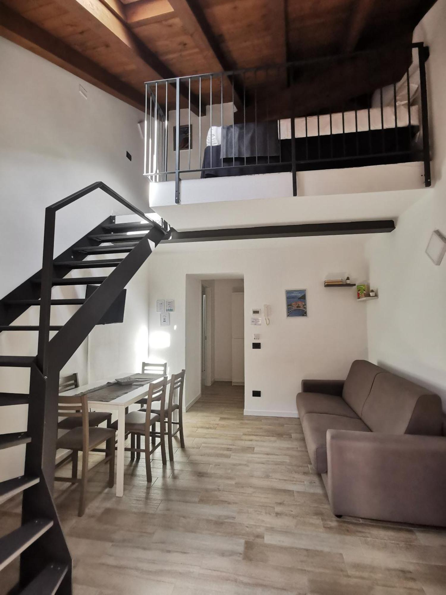 La Casa Del Sarto - Rooms And Apartments Lecco Buitenkant foto